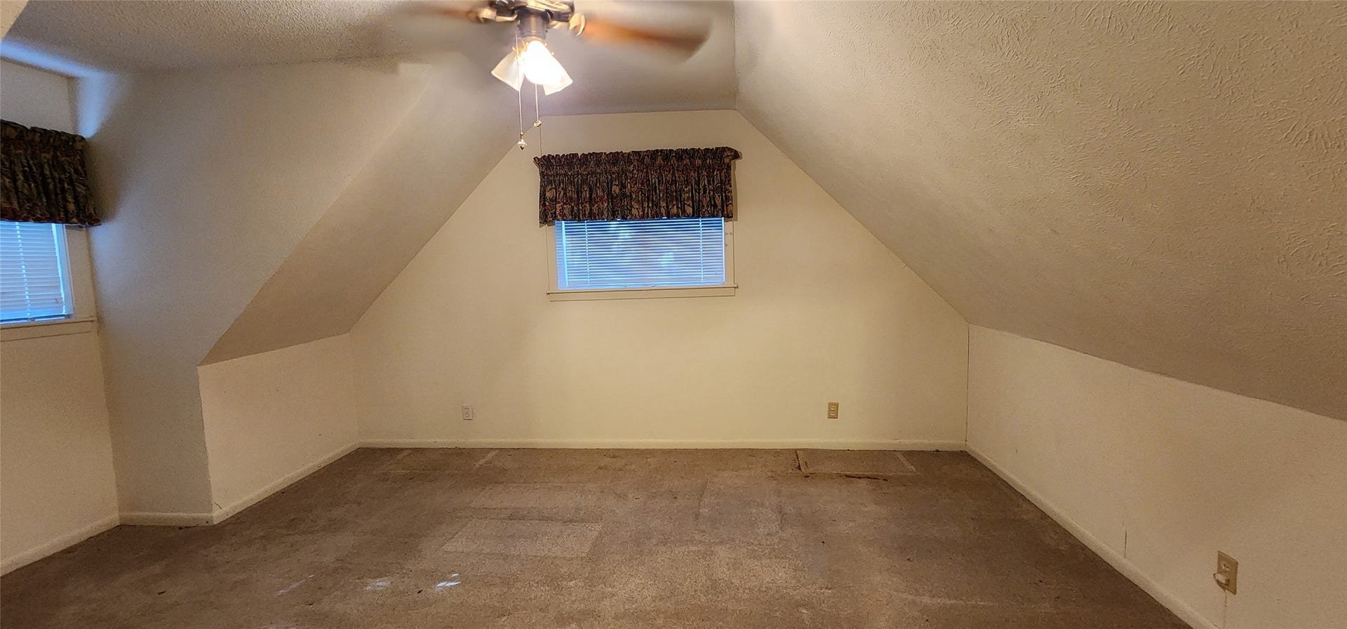 5312 Palm Drive, Dickinson, TX 77539 5312 Palm Drive, Dickinson, TX 77539