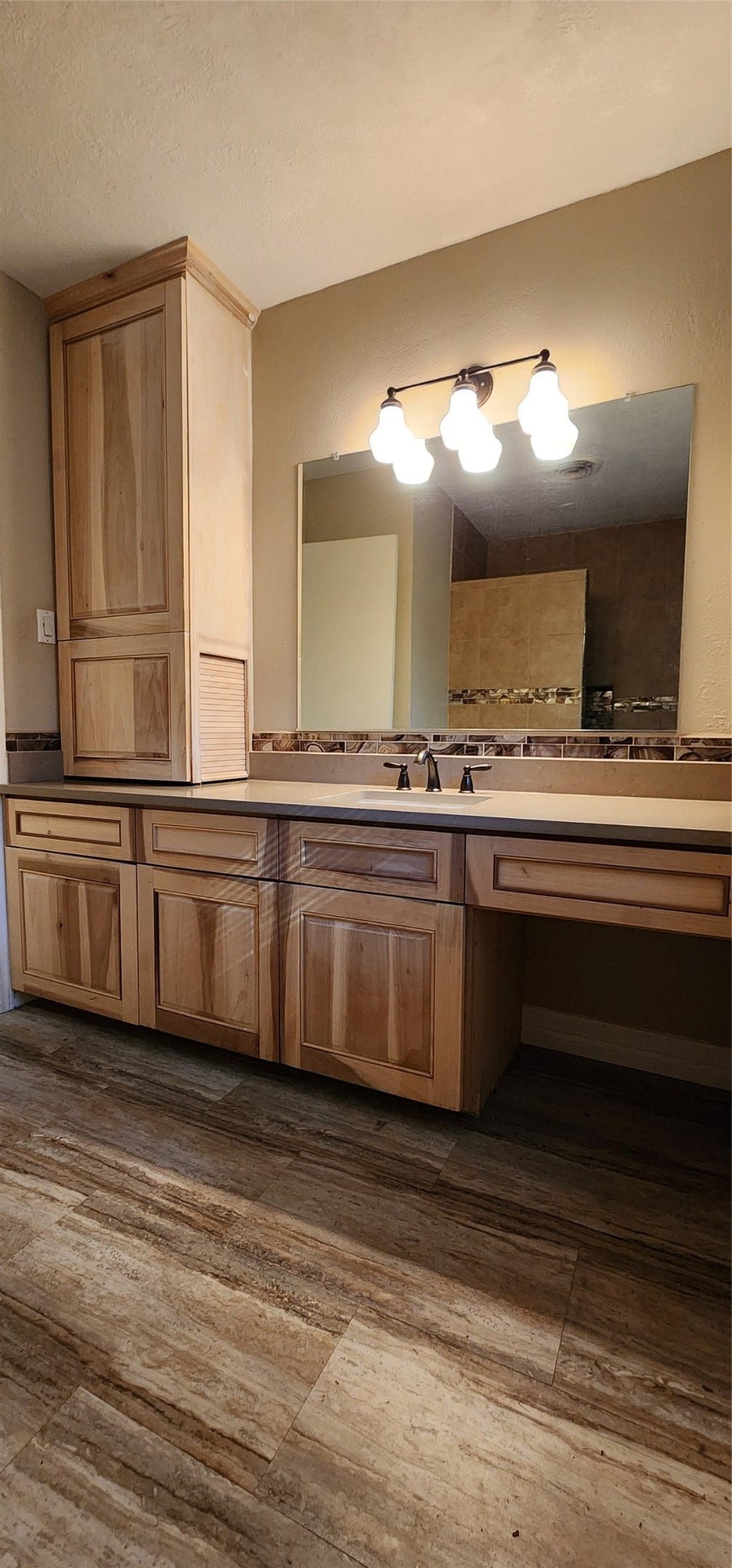 5312 Palm Drive, Dickinson, TX 77539 5312 Palm Drive, Dickinson, TX 77539