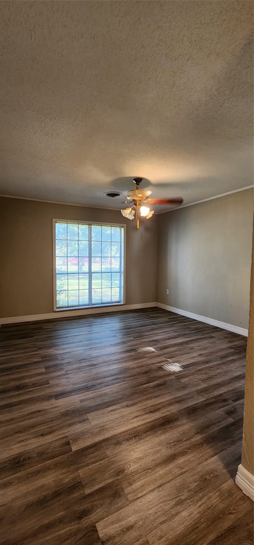 5312 Palm Drive, Dickinson, TX 77539 5312 Palm Drive, Dickinson, TX 77539