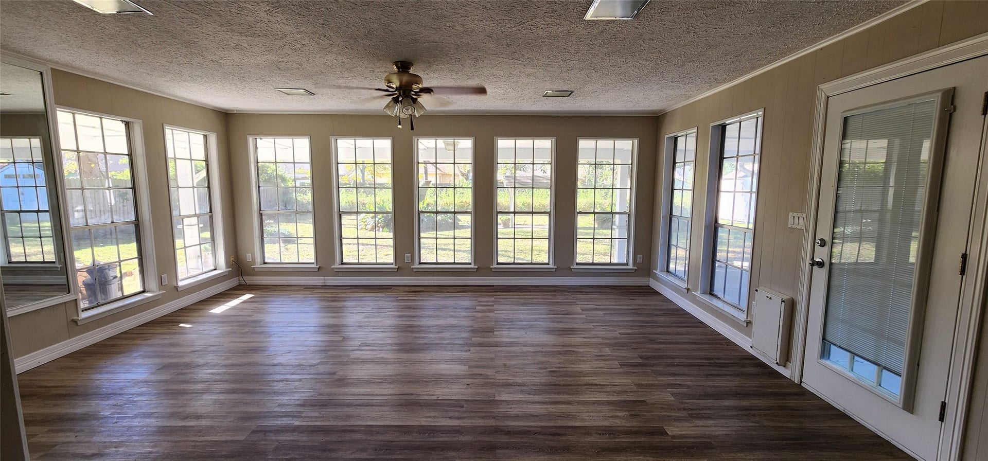 5312 Palm Drive, Dickinson, TX 77539 5312 Palm Drive, Dickinson, TX 77539