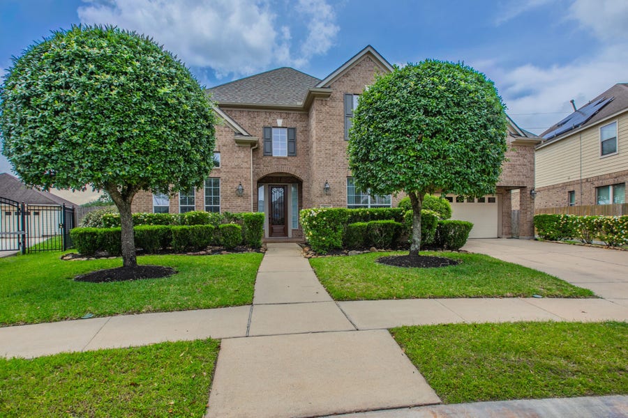 Property photo for 7642 Westmoreland Drive, Sugar Land, TX