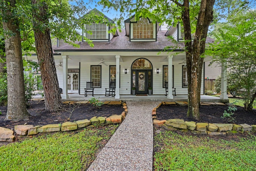 Property photo for 39 W Trace Creek Drive, The Woodlands, TX