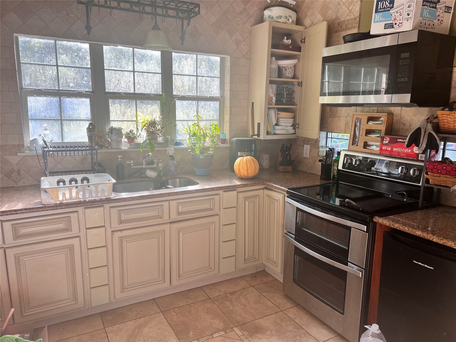 7139 2nd Street, Hitchcock, TX 77563 7139 2nd Street, Hitchcock, TX 77563