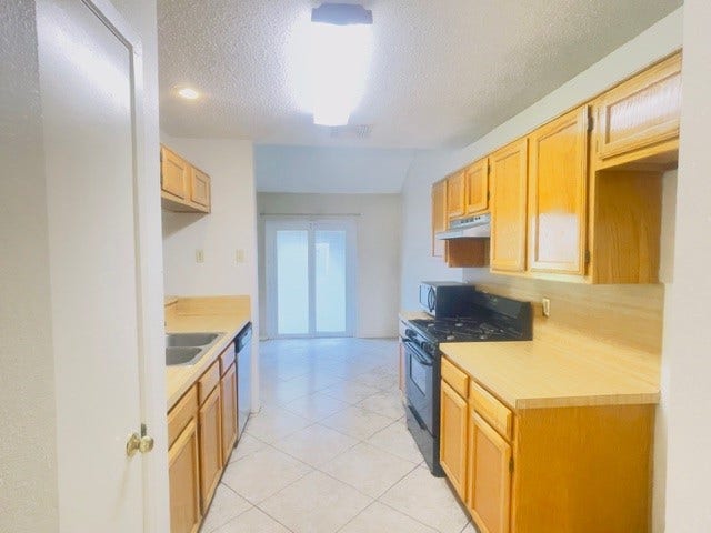 3907 Kitchen Hill Lane, Sugar Land, TX 77479 3907 Kitchen Hill Lane, Sugar Land, TX 77479