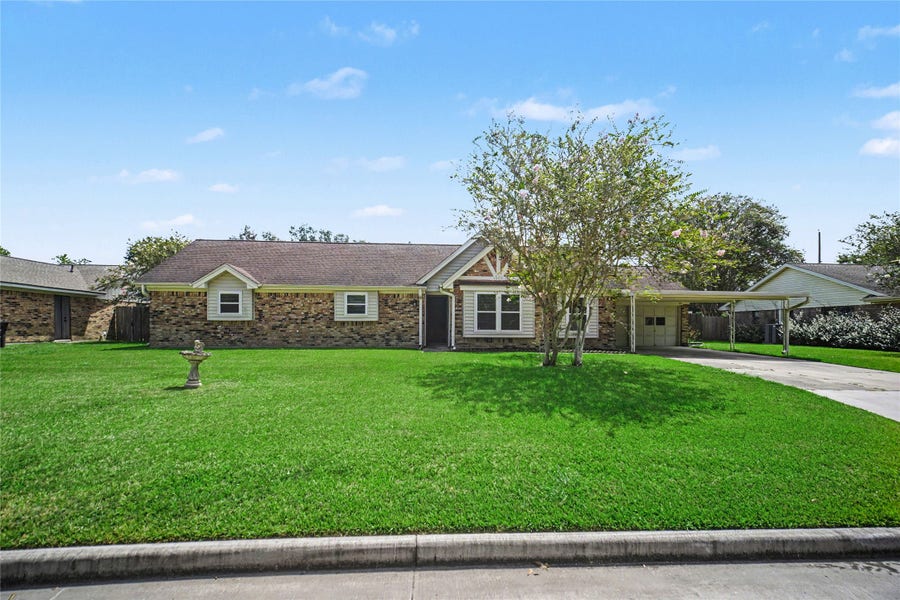 Property photo for 1909 Adams Street, Alvin, TX
