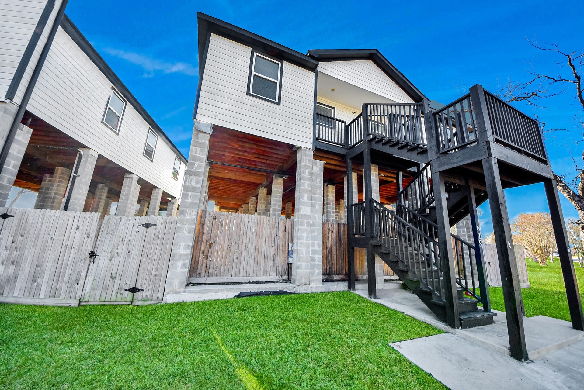 618 Maple Way, #A/B, Houston, TX 77015 618 Maple Way, #A/B, Houston, TX 77015