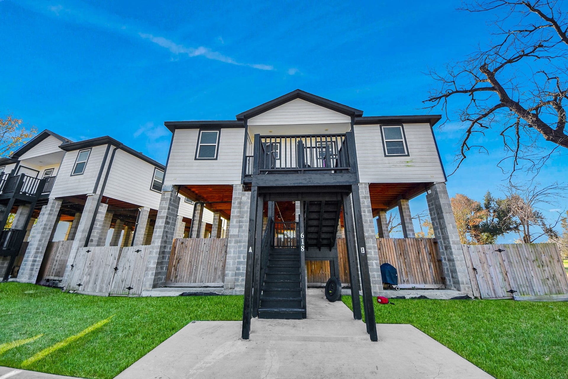 618 Maple Way, #A/B, Houston, TX 77015 618 Maple Way, #A/B, Houston, TX 77015