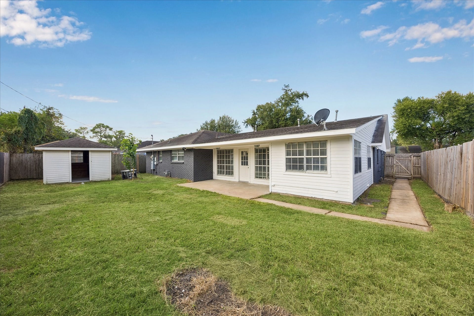 2109 Harper Drive, Pasadena, TX 77502 2109 Harper Drive, Pasadena, TX 77502