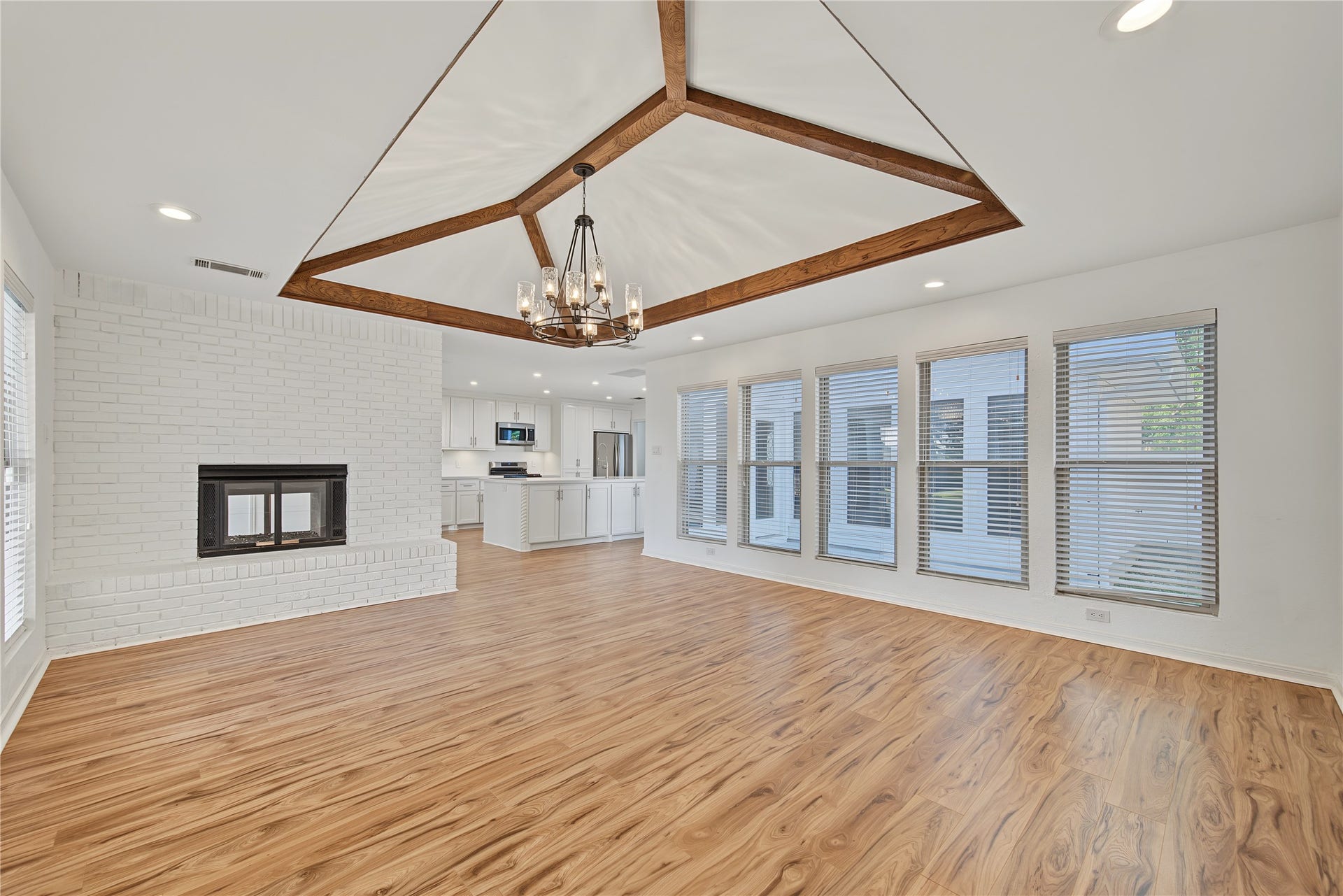 18307 Kings Row, Webster, TX 77058 18307 Kings Row, Webster, TX 77058