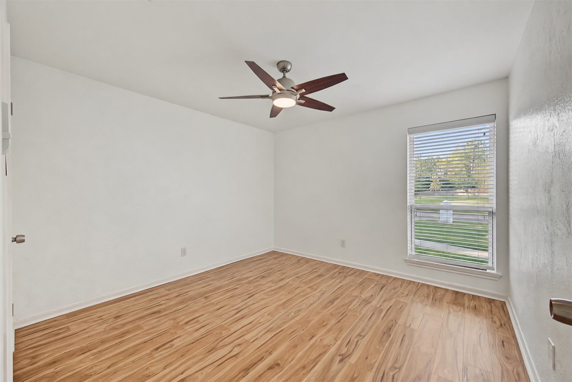 18307 Kings Row, Webster, TX 77058 18307 Kings Row, Webster, TX 77058