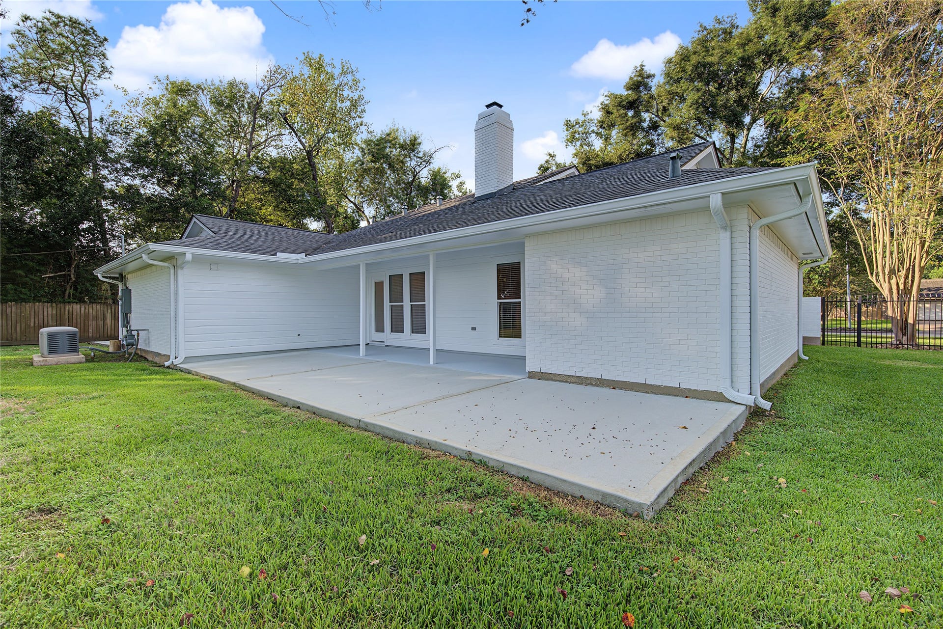 18307 Kings Row, Webster, TX 77058 18307 Kings Row, Webster, TX 77058
