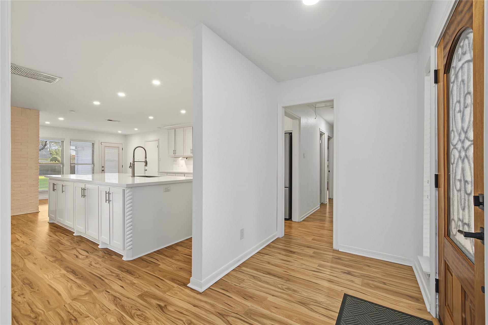 18307 Kings Row, Webster, TX 77058 18307 Kings Row, Webster, TX 77058