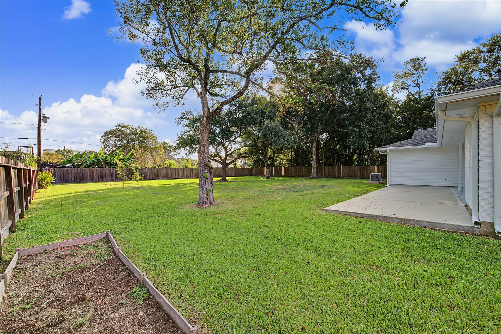 18307 Kings Row, Webster, TX 77058 18307 Kings Row, Webster, TX 77058