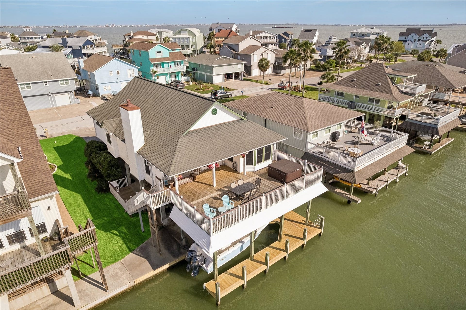 209 Bora Bora Drive, Tiki Island, TX 77554 209 Bora Bora Drive, Tiki Island, TX 77554