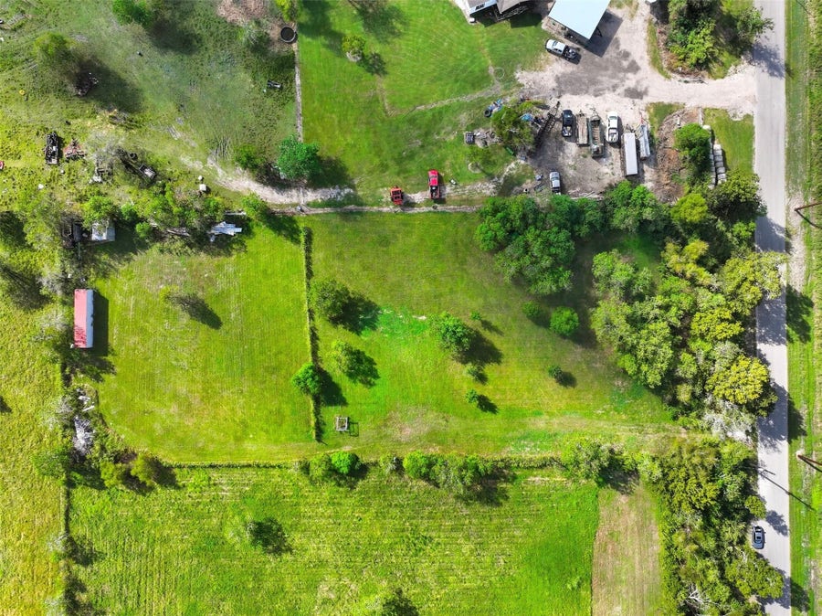 Property photo for 11715 County Road 48, Rosharon, TX