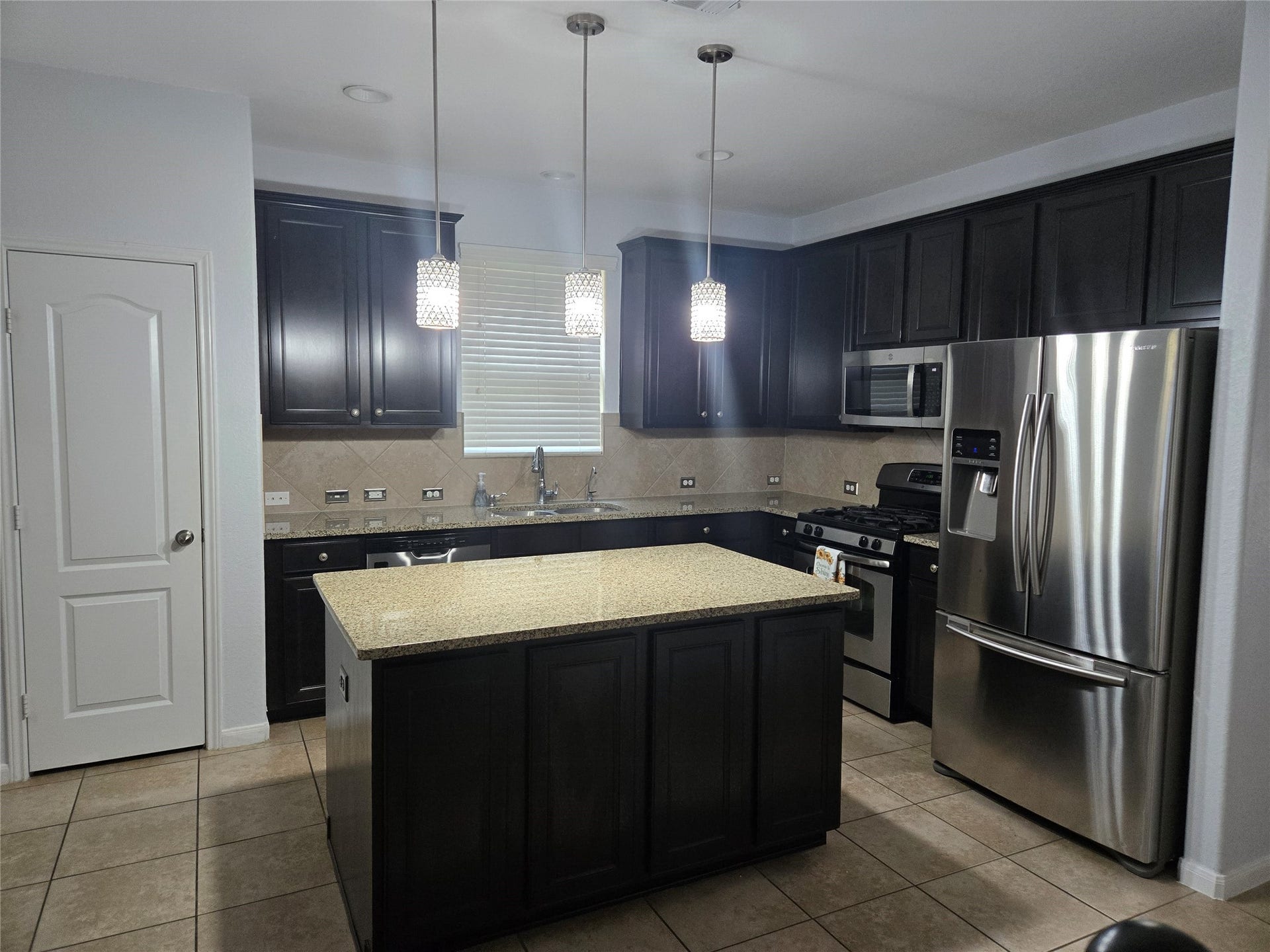9957 Spring Rock Lane, Brookshire, TX 77423 9957 Spring Rock Lane, Brookshire, TX 77423