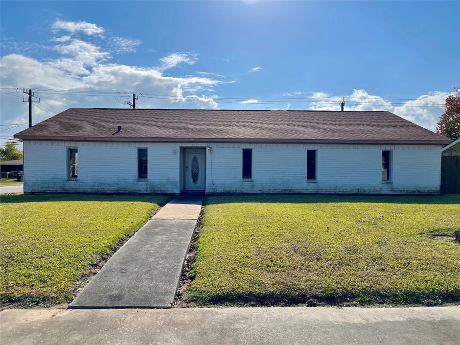 Property photo for 903 W 8th Street, Freeport, TX