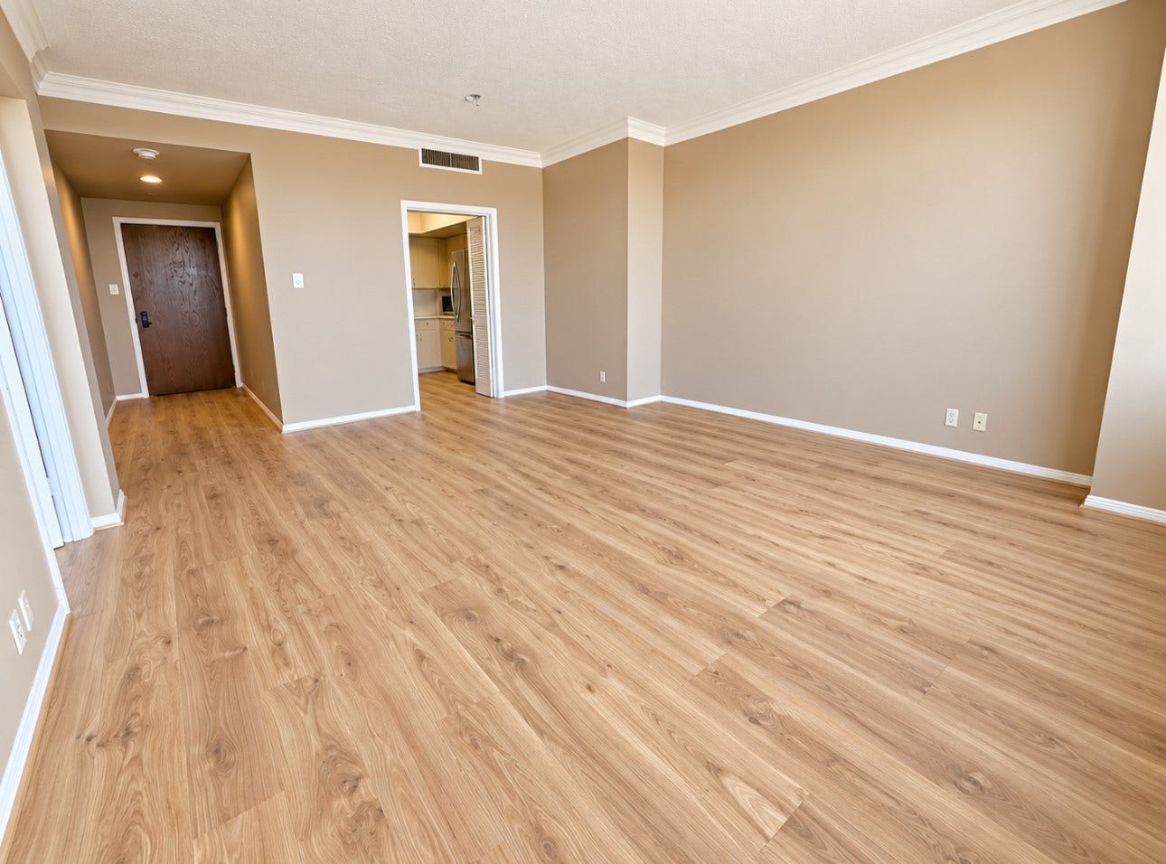 15 Greenway Plaza, #23H, Houston, TX 77046 Upon entry: open concept dining area and living area
