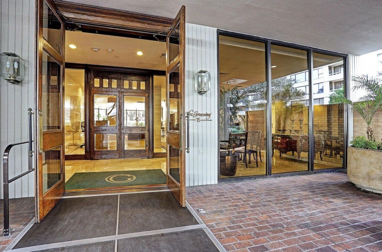 15 Greenway Plaza, #23H, Houston, TX 77046 24 hour concierge & valet parking for residences