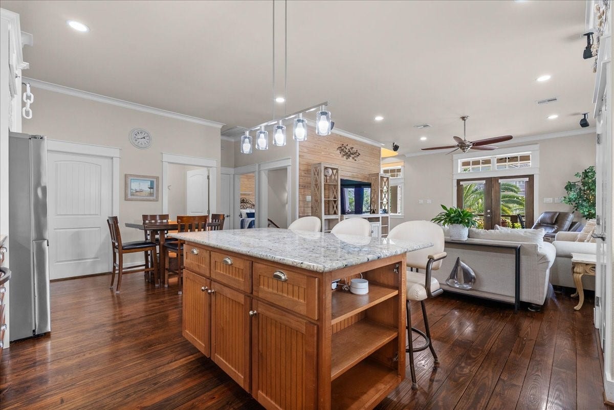 808 Elm Road, Clear Lake Shores, TX 77565 Beautifully appointed open concept kitchen with generous prep space, island seating and abundant storage.