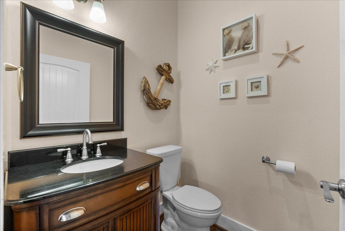 808 Elm Road, Clear Lake Shores, TX 77565 Charming Half Bath on main floor