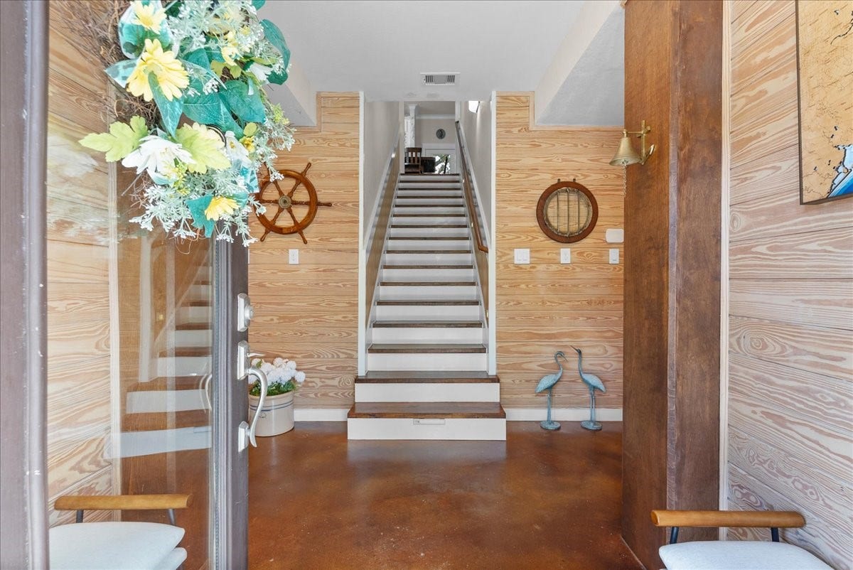 808 Elm Road, Clear Lake Shores, TX 77565 Stunning entryway with enclosed stairs
