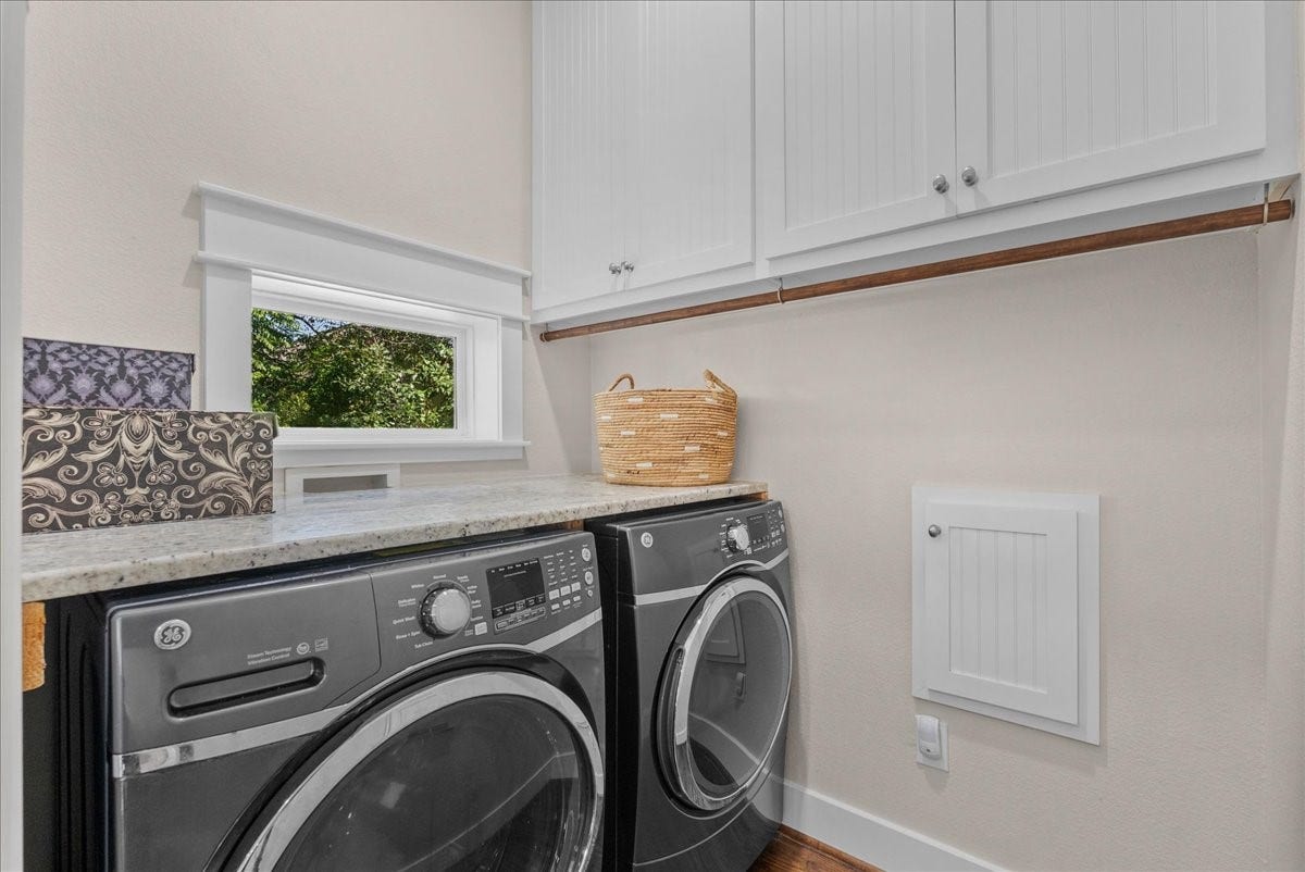 808 Elm Road, Clear Lake Shores, TX 77565 Well, designed laundry room with folding area and storage