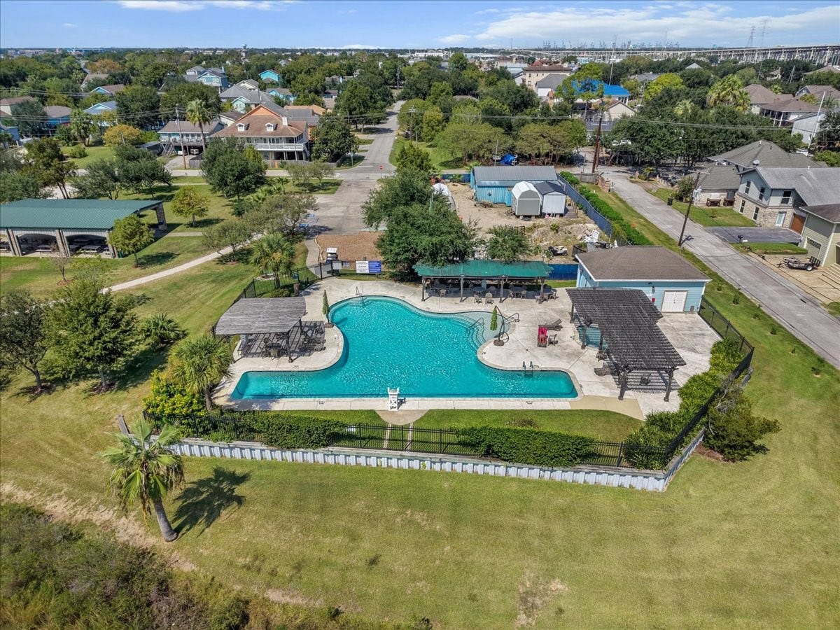 808 Elm Road, Clear Lake Shores, TX 77565 Join the beautiful community pool.
