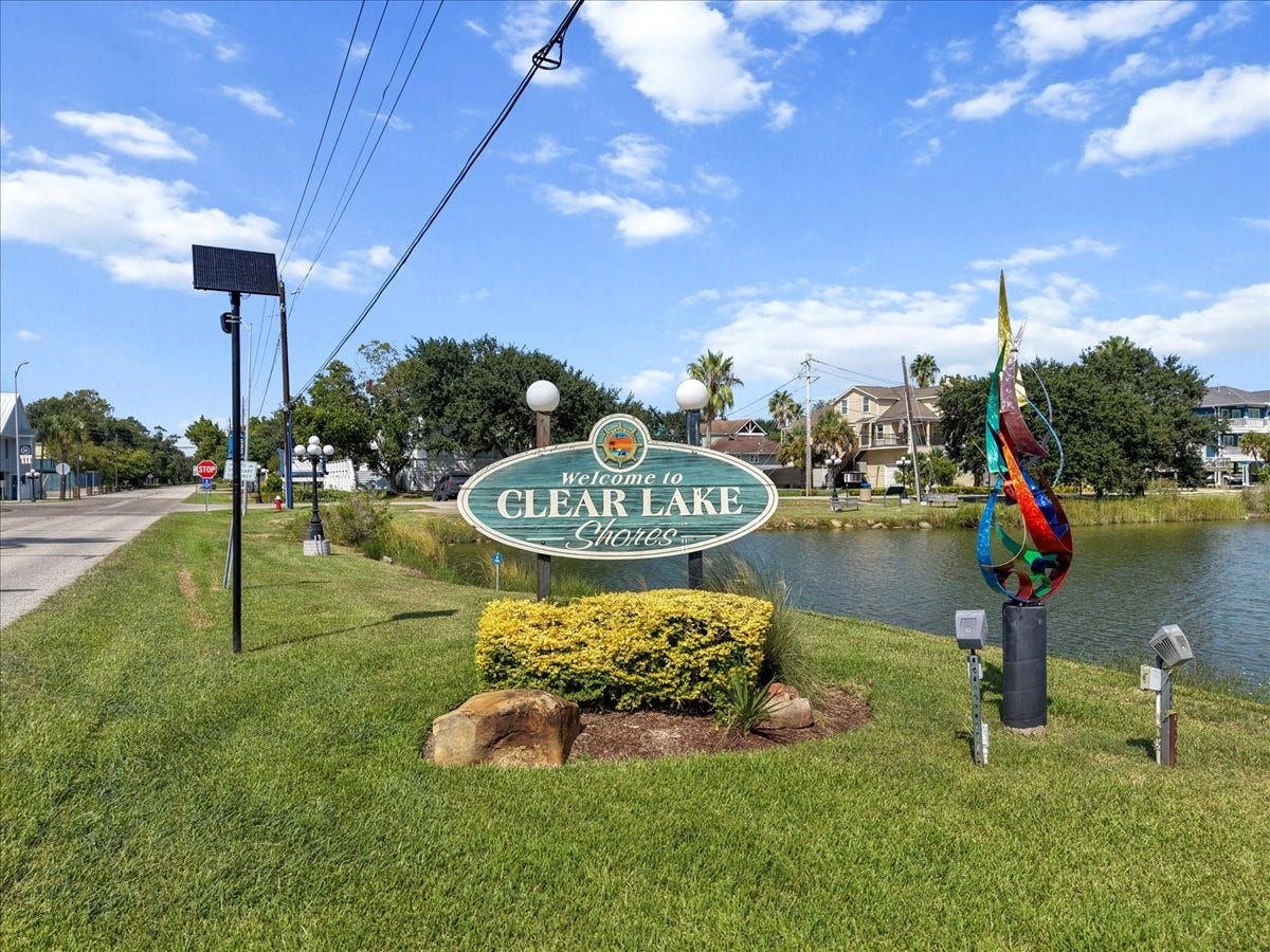 808 Elm Road, Clear Lake Shores, TX 77565 808 Elm Road, Clear Lake Shores, TX 77565