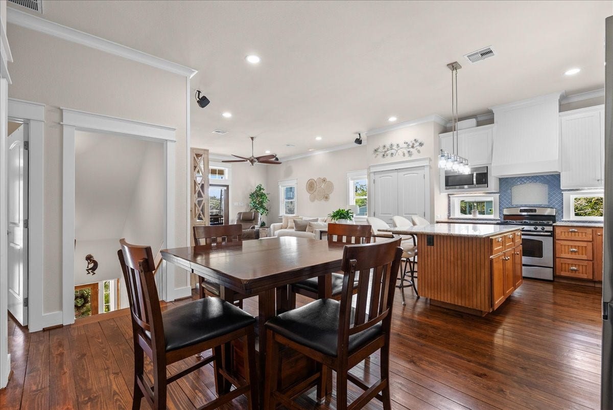 808 Elm Road, Clear Lake Shores, TX 77565 Dining area offers an easy flow to the kitchenperfect for everyday living and entertaining.