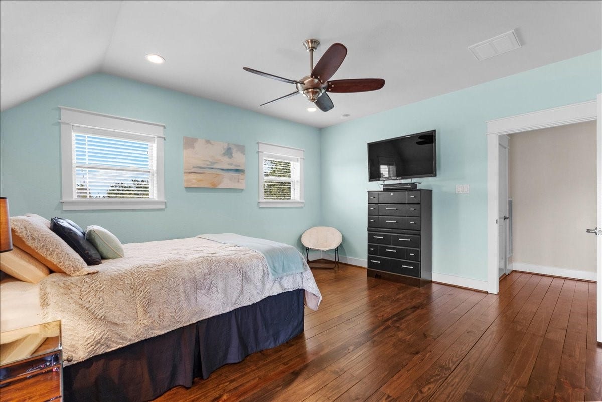 808 Elm Road, Clear Lake Shores, TX 77565 Third bedroom features vaulted ceilings, generous closet space and access to the covered balcony.