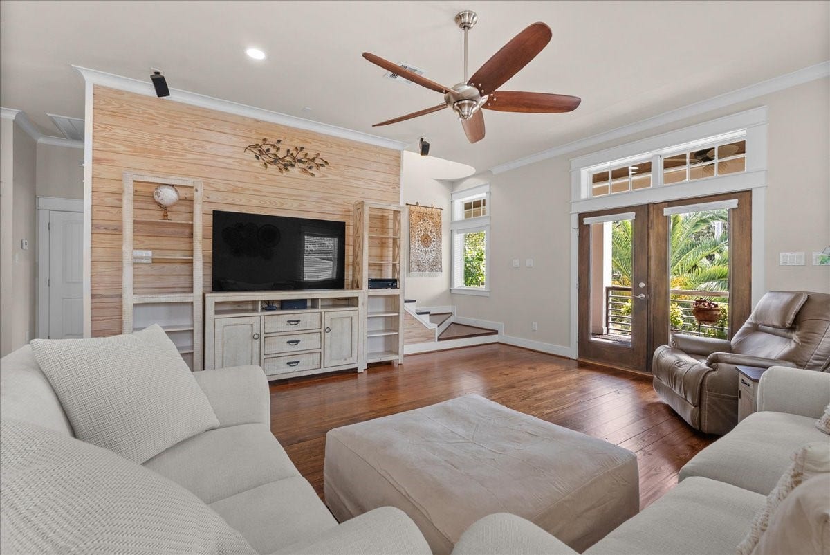 808 Elm Road, Clear Lake Shores, TX 77565 Coastal inspired shiplap accent wall in the living room