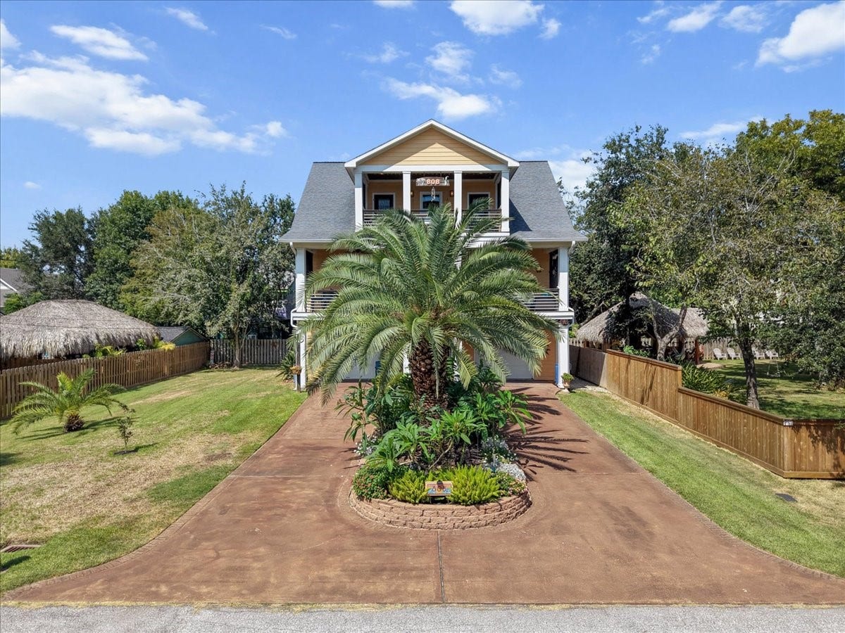 808 Elm Road, Clear Lake Shores, TX 77565 808 Elm Road, Clear Lake Shores, TX 77565