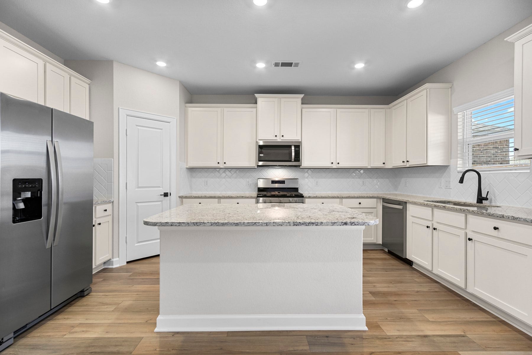 10807 Hickory Lane, Beasley, TX 77417 10807 Hickory Lane, Beasley, TX 77417