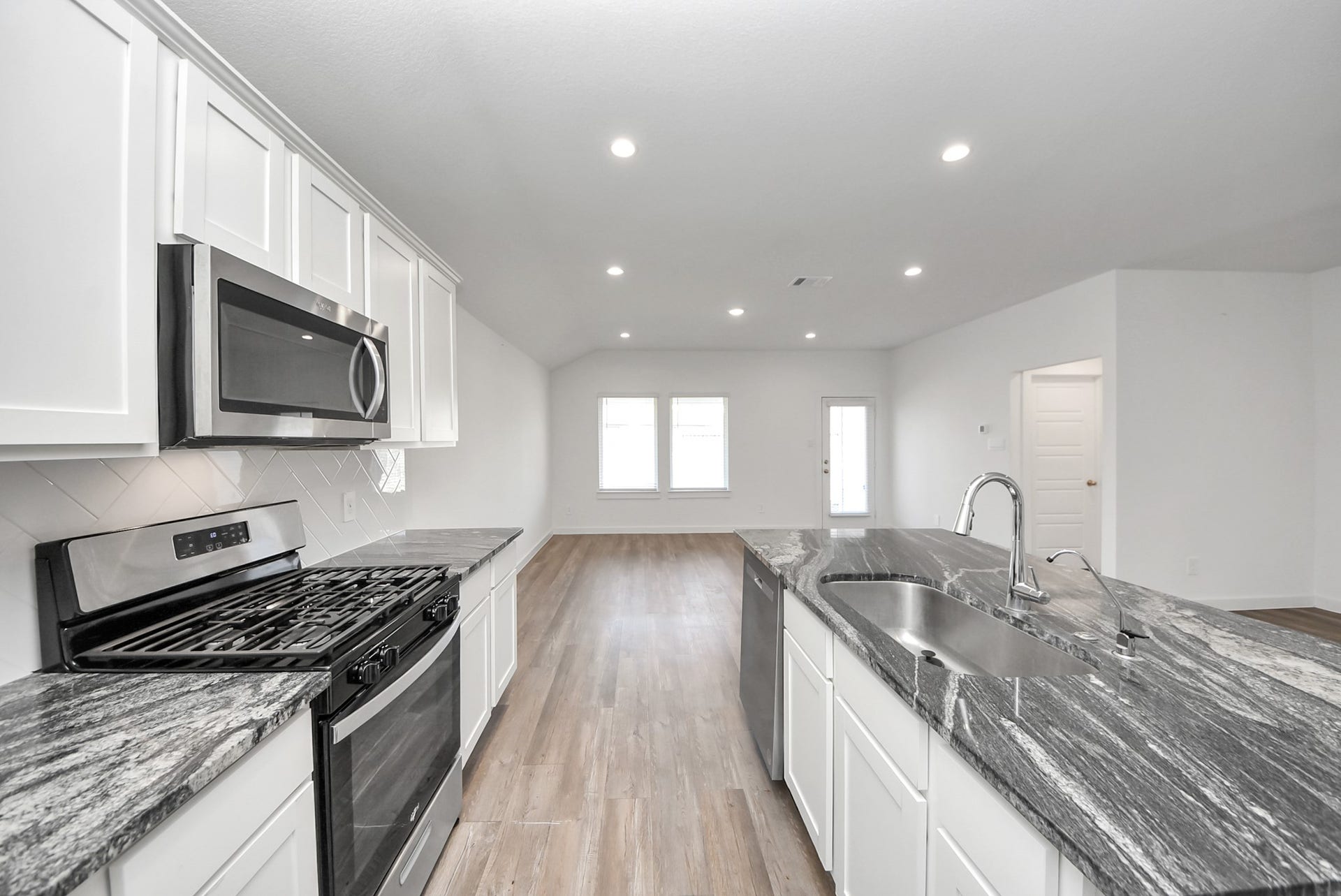 1123 Desert Willow Drive, Rosharon, TX 77583 Kitchen