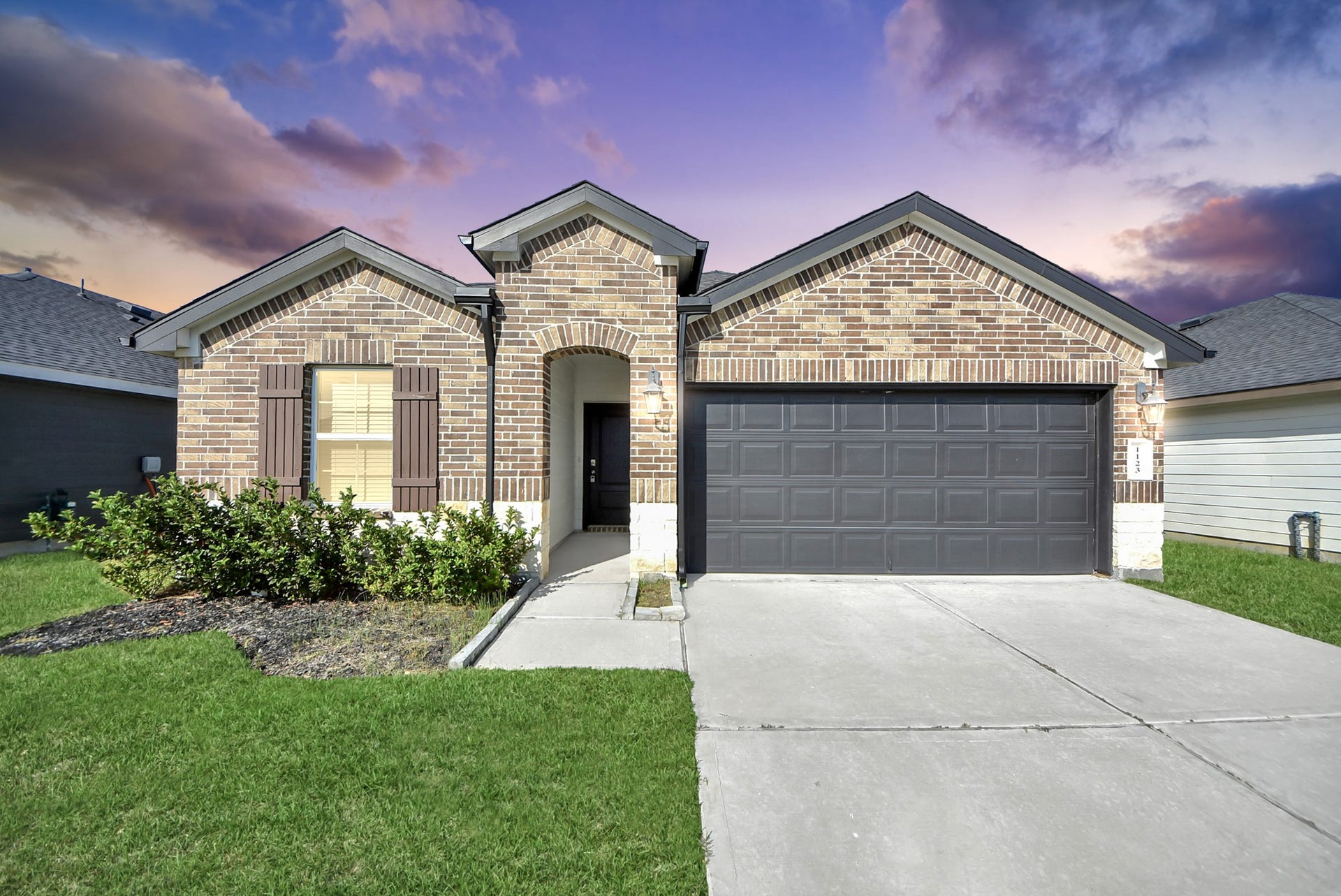 1123 Desert Willow Drive, Rosharon, TX 77583 Welcome Home!