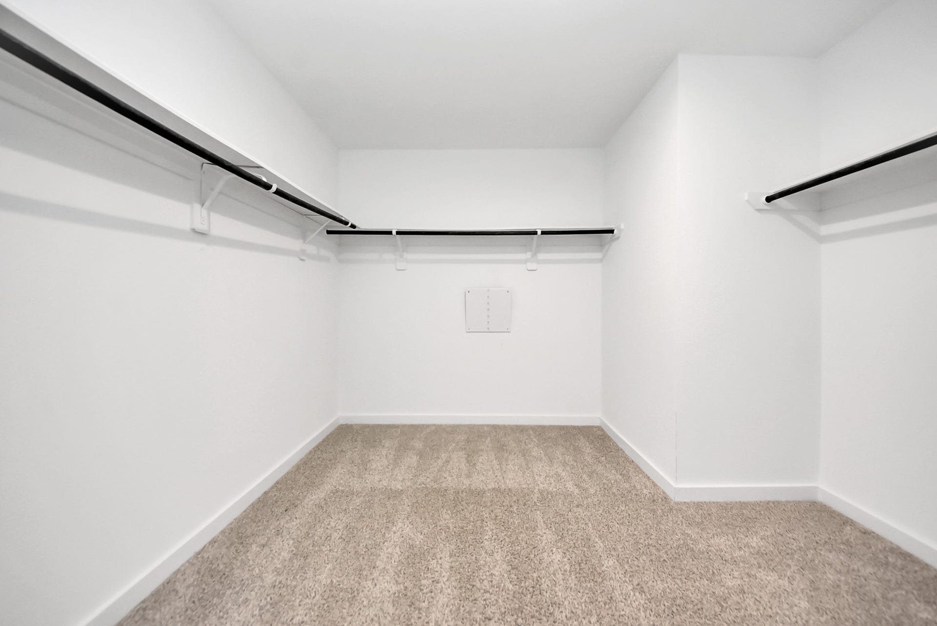 1123 Desert Willow Drive, Rosharon, TX 77583 Primary Closet