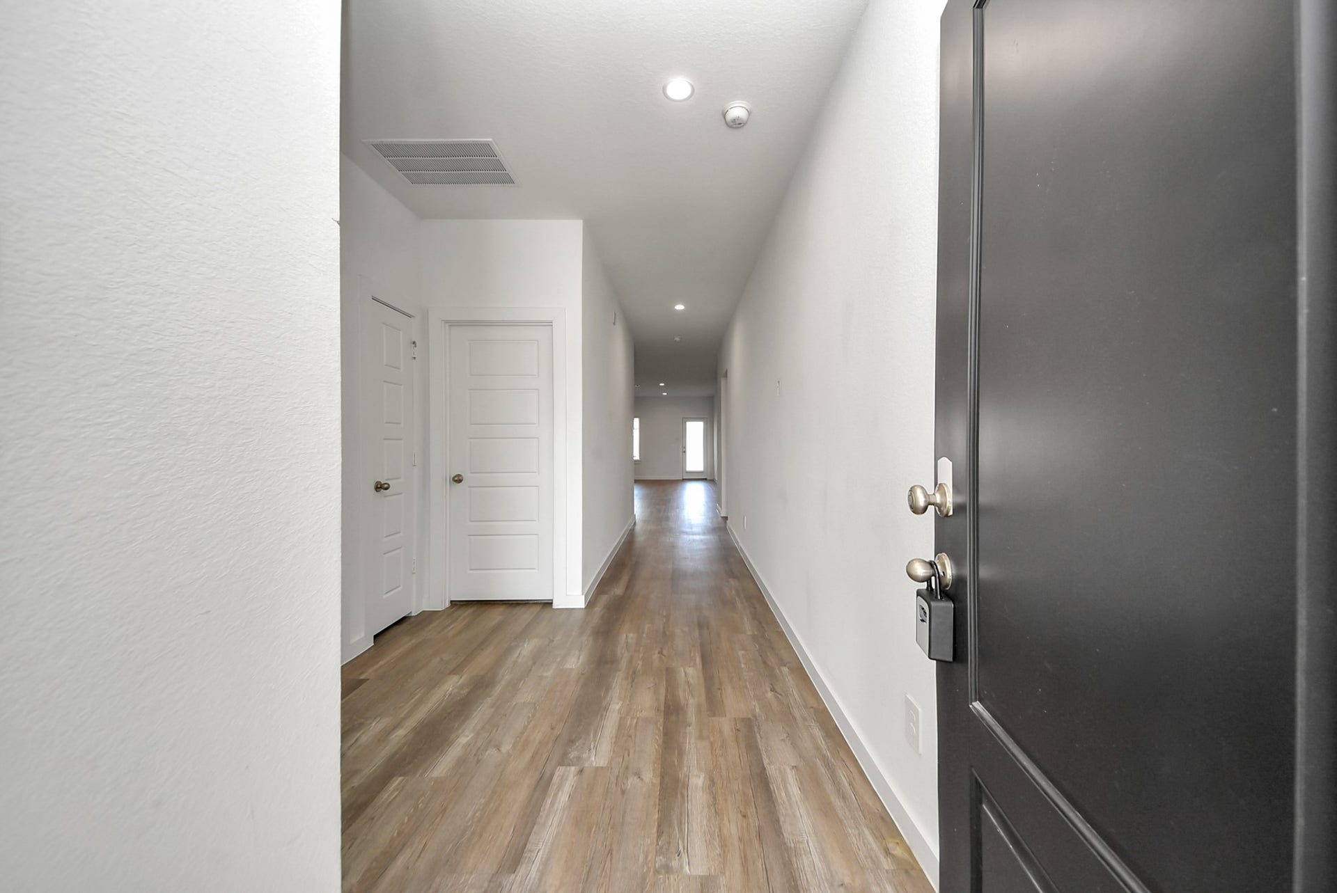 1123 Desert Willow Drive, Rosharon, TX 77583 Entry