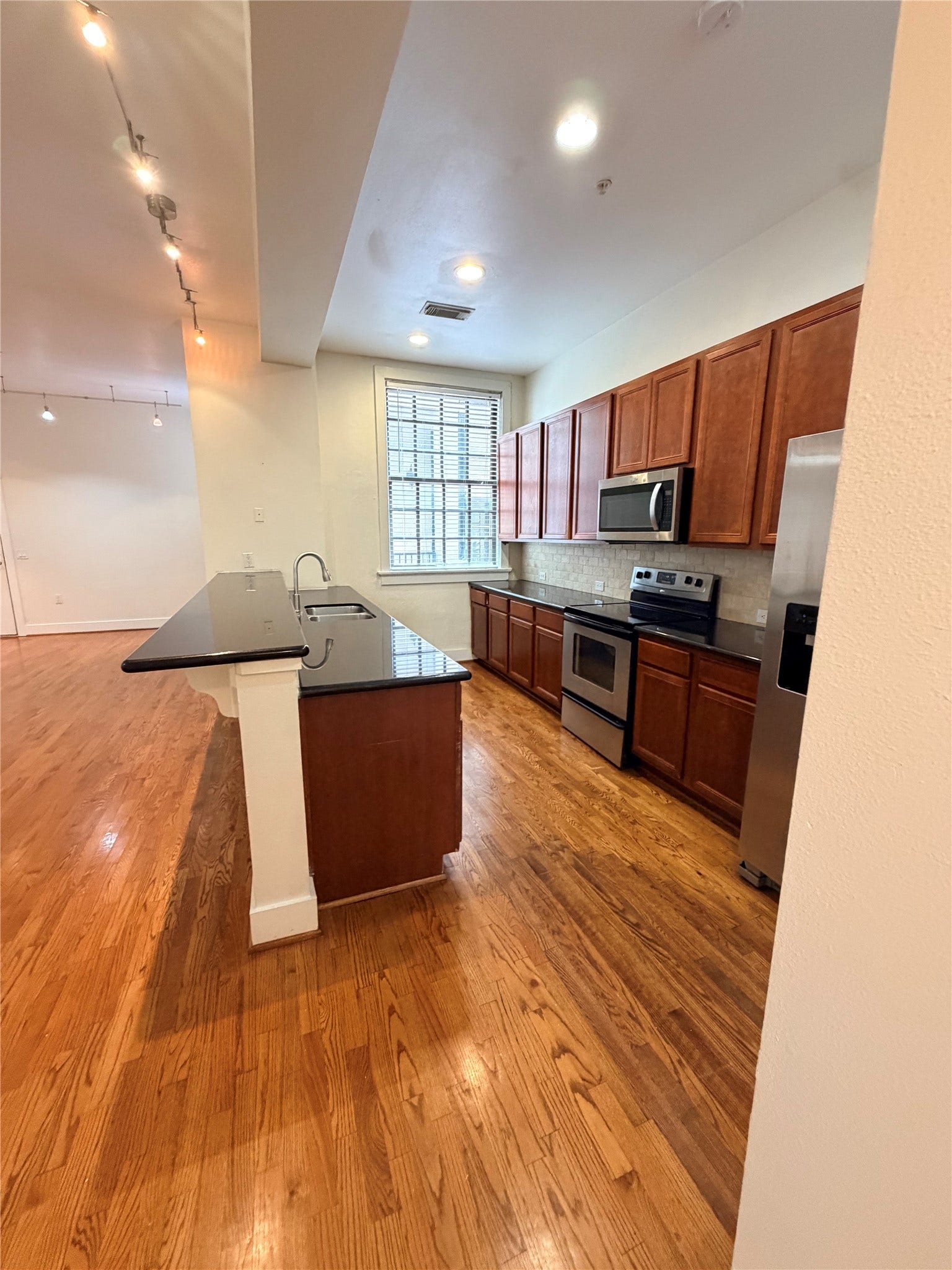621 21st Street, #303, Galveston, TX 77550 621 21st Street, #303, Galveston, TX 77550