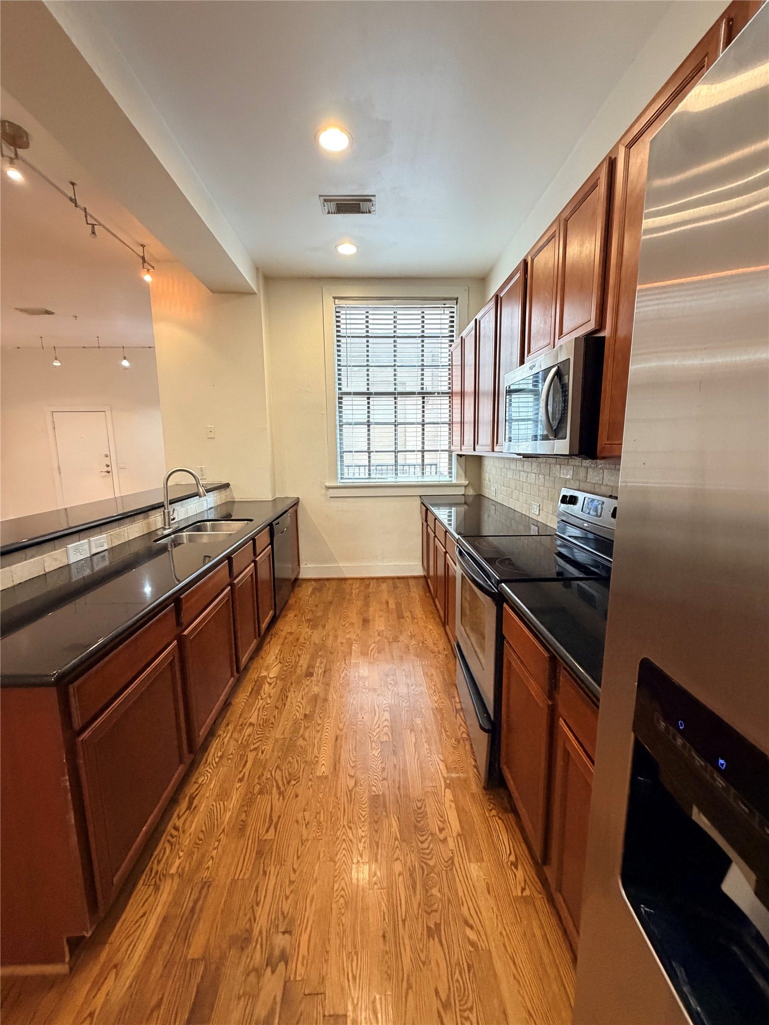 621 21st Street, #303, Galveston, TX 77550 621 21st Street, #303, Galveston, TX 77550