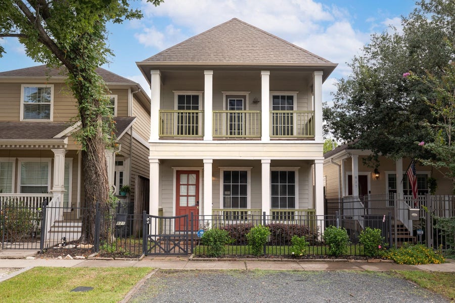 Property photo for 821 W 26th Street, Houston, TX