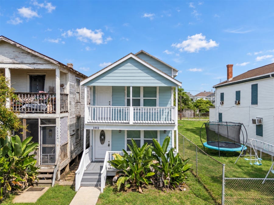 Property photo for 1412 Avenue M 1/2, Galveston, TX