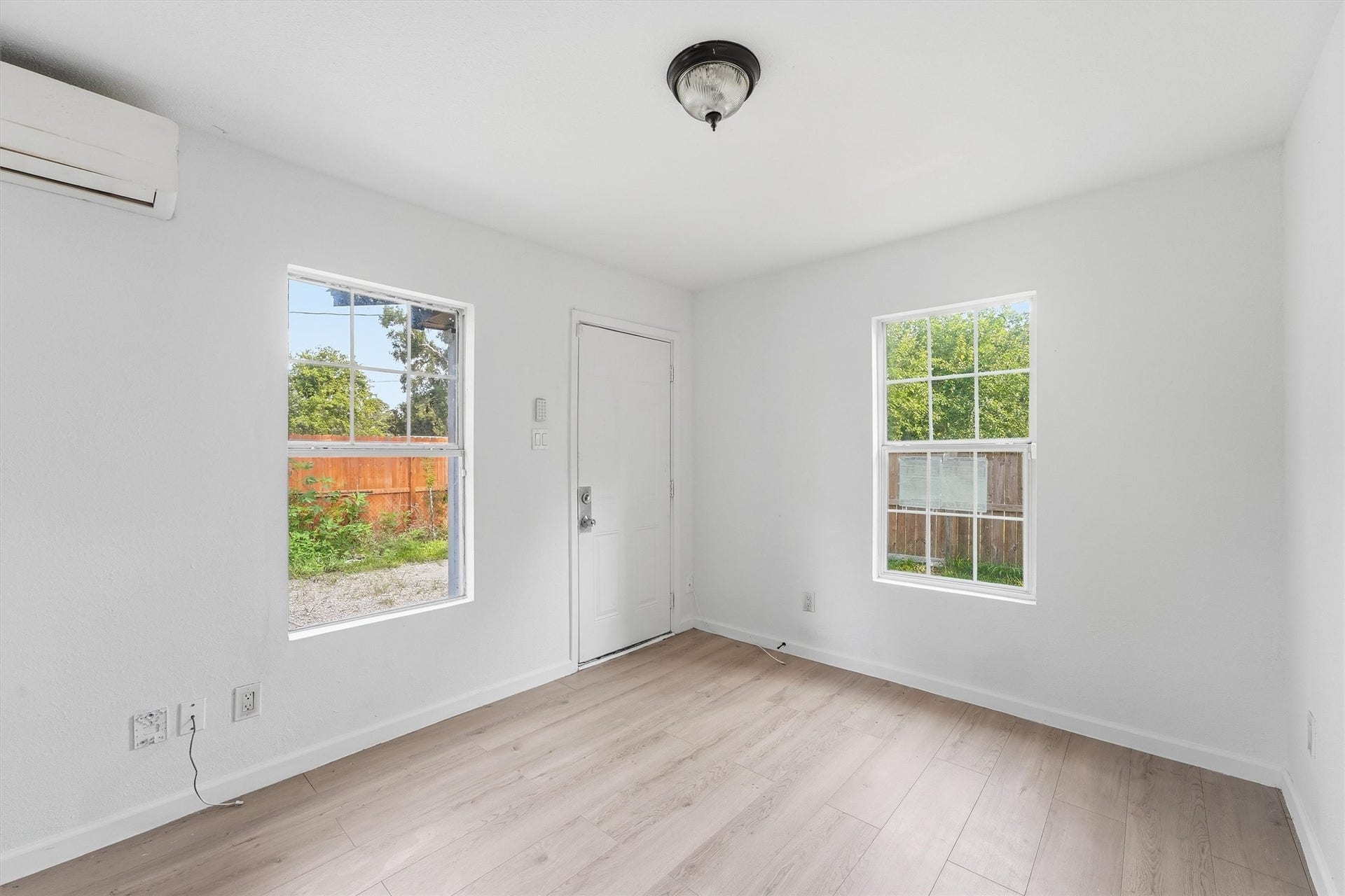 8038 Record Street, Houston, TX 77028