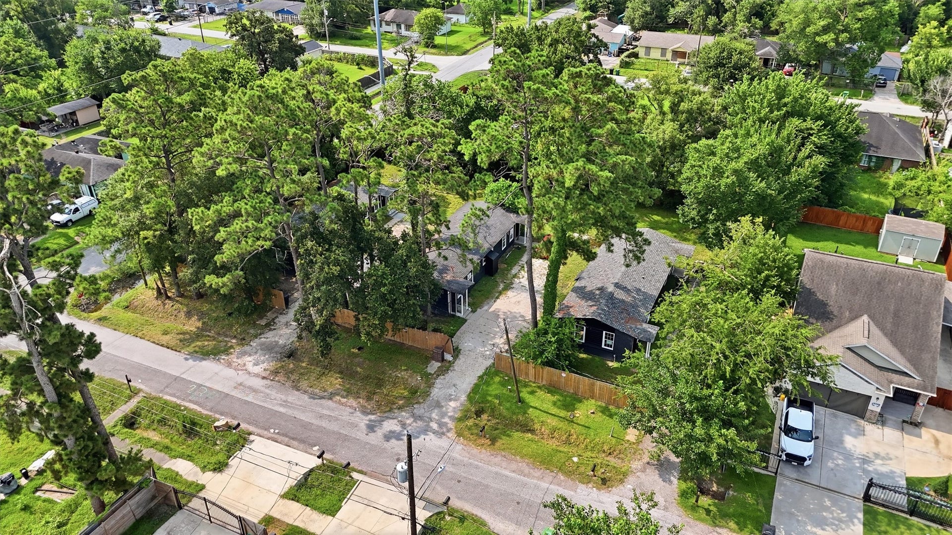 8038 Record Street, Houston, TX 77028