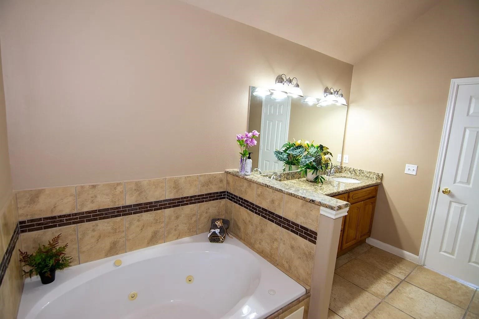 15719 Edo Circle, Houston, TX 77083 15719 Edo Circle, Houston, TX 77083