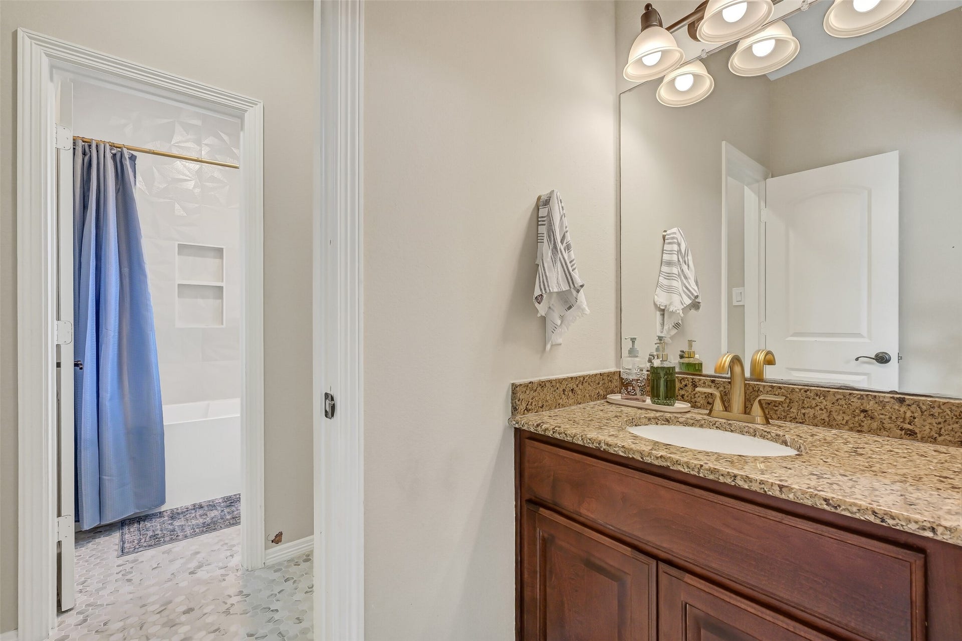 4516 Estella Court, League City, TX 77573 4516 Estella Court, League City, TX 77573