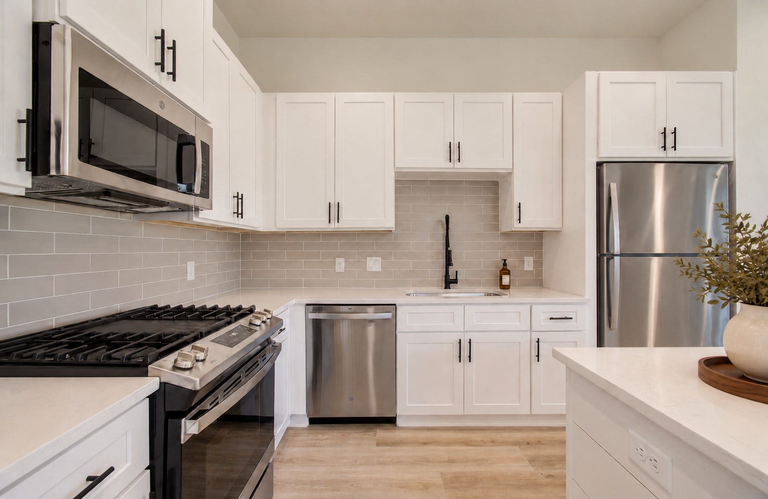 4425 Providence Street, Houston, TX 77020 A gas range, microwave and dishwasher make the kitchen ready for everything from a quick breakfast before work to the dinner recipe you finally have time to try. Virtually staged.