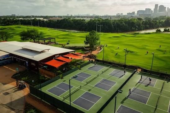 4425 Providence Street, Houston, TX 77020 A new city comes with opportunities to find your people. Nearby East River 9 offers six lighted pickleball courts for daytime games and evening matches, with food and drinks close by when everyone wants to stay a little longer. An easy addition to your after-work routine or weekend plans.