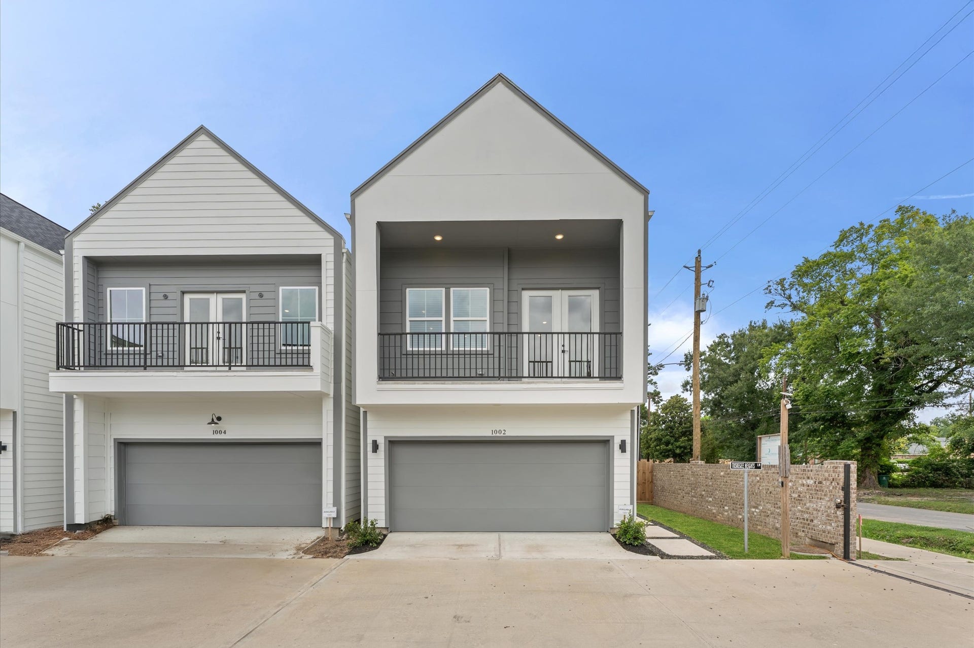 1009 Tuskegee Heights Lane, Houston, TX 77091 Welcome to Higland Heights Green!