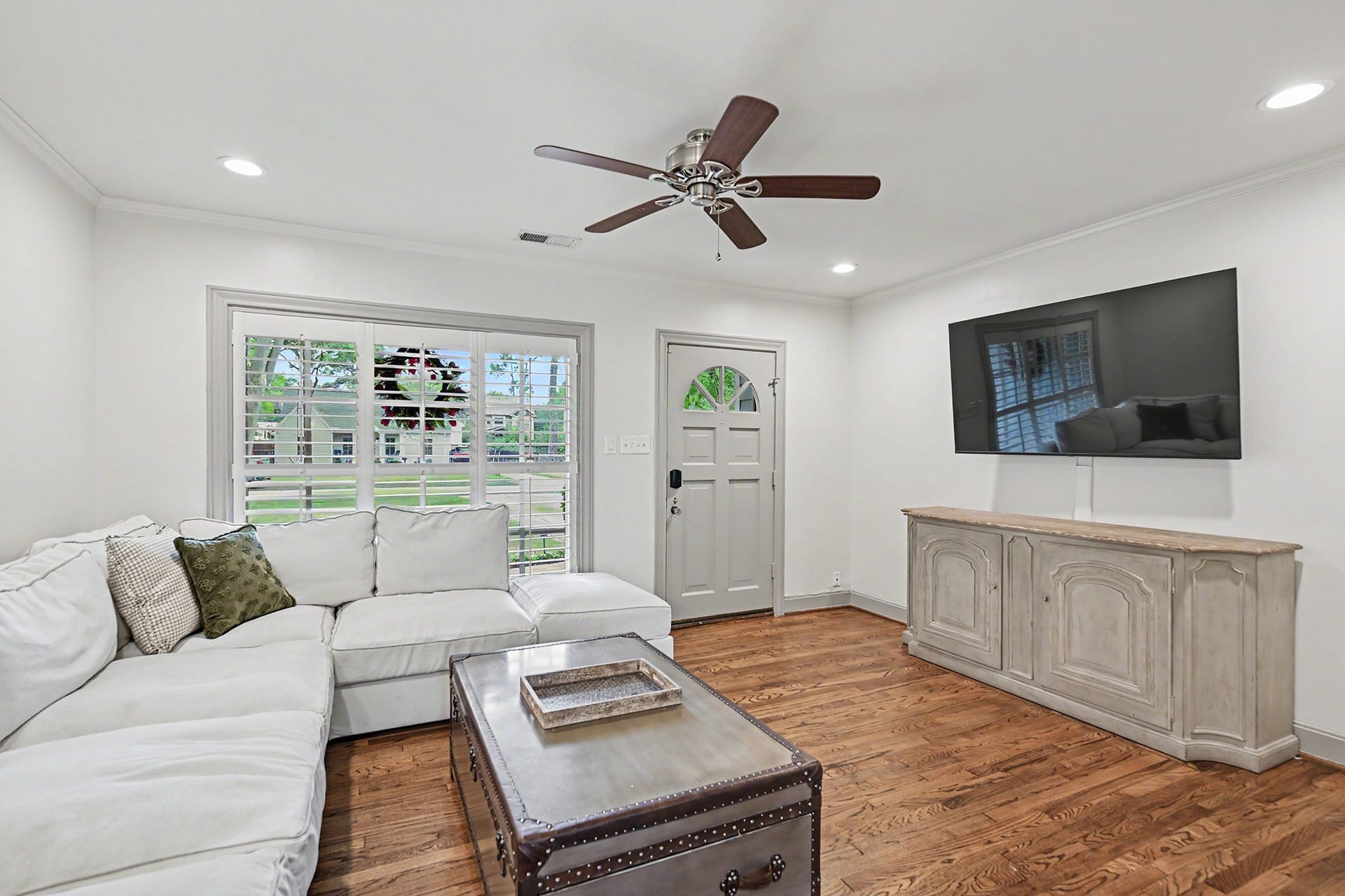 320 W 33rd Street, Houston, TX 77018 320 W 33rd Street, Houston, TX 77018